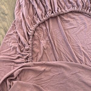 Mebie Baby Crib Sheet - Dusty Rose